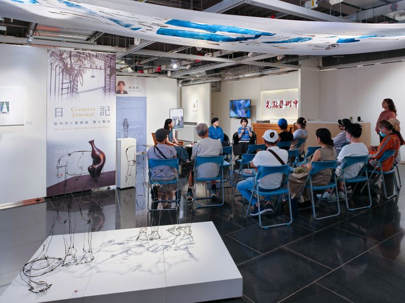 本次活動以主持人對談形式展開，邀請兩位青年藝術家分享個人創作歷程、作品觀察與合作展出的心得